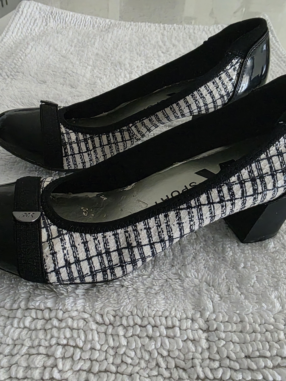 Anne Klein AK Sport Block Heels Black & White 6.5 Shoes Pumps